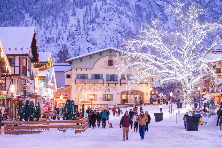 Christmastown 2 768x512