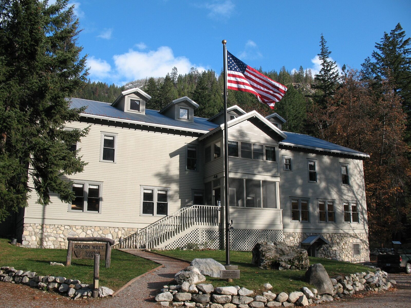 North Cascades Lodge at Stehekin